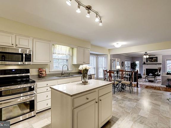 4th image of 12811 Mill Meadow Ct