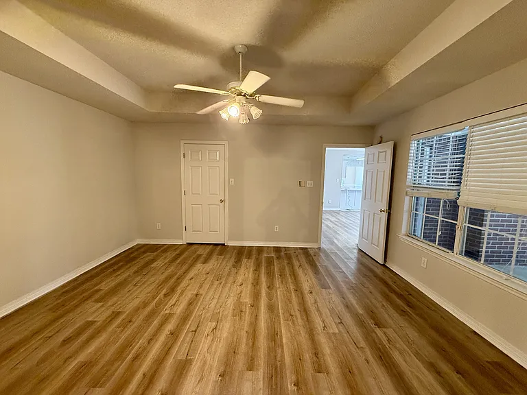 854 Louise Ave — Photo 12