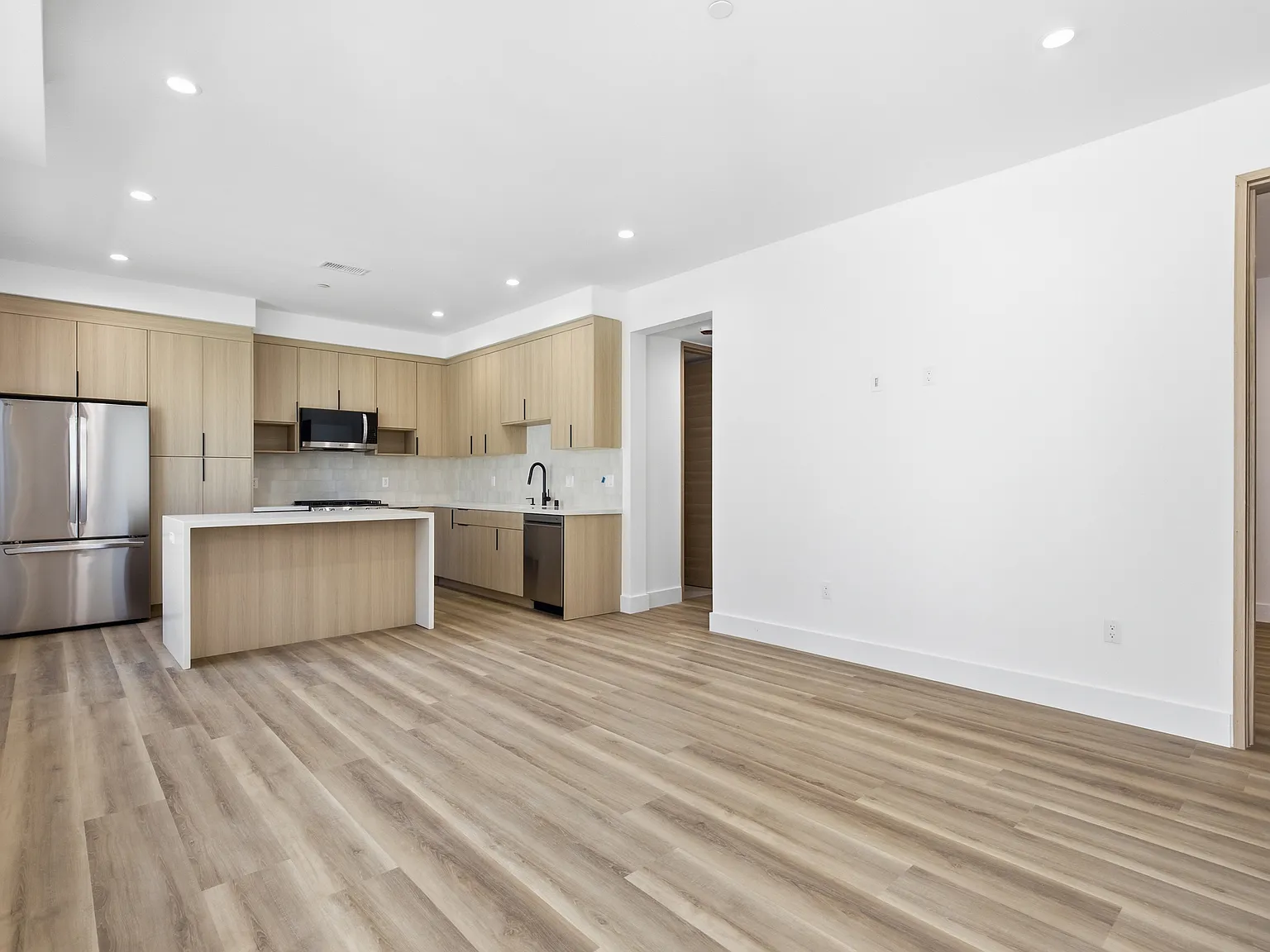 2 bed, $3,495 — Photo 4