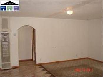 3rd image of 2331 Greenwood Dr