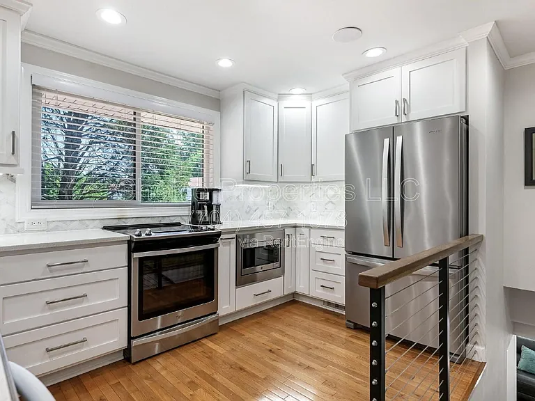 611 Poindexter Dr — Photo 5