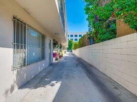 3824 Wisconsin St, 2BD1BA