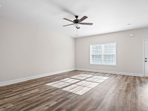 2nd image of 441 Oak St #C