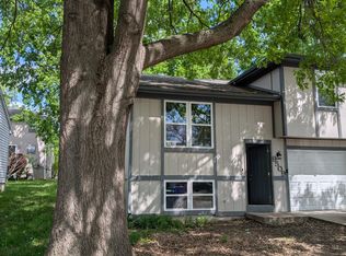 9509 W 86th St, Overland Park, KS 66212