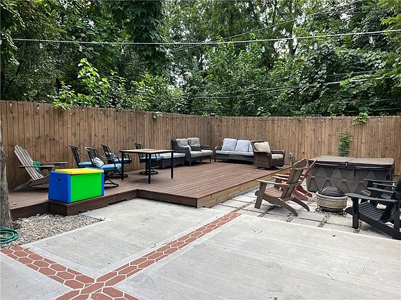 3rd image of 442 N Drury Ave