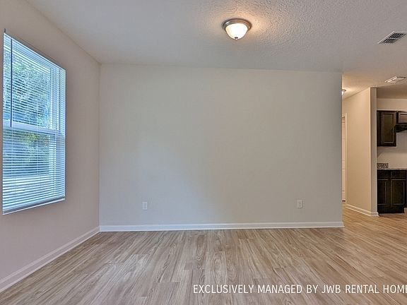5th image of 8604 Buttercup St