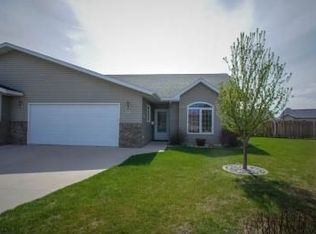 875 Lakeridge Pl, West Fargo, ND 58078