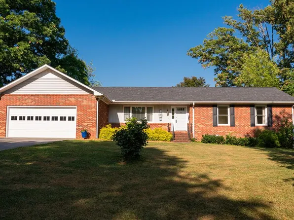 1251 Walton Ln, Cookeville, TN 38501