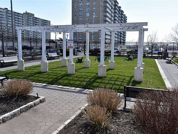 5th image of 260 Beach 81 St #4P