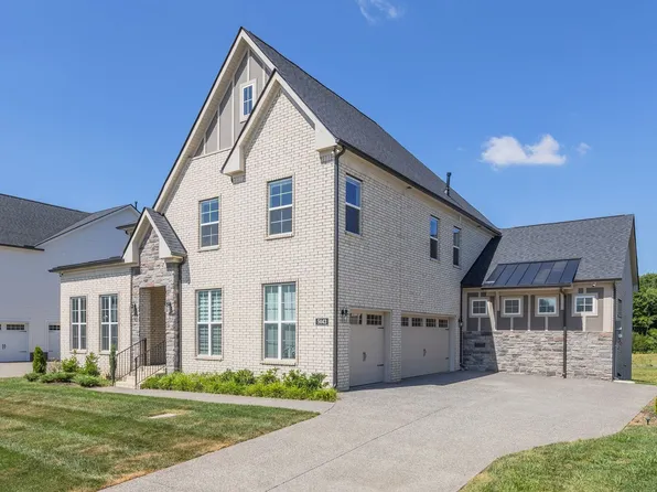 5043 High Park Hill Dr, Arrington, TN 37014