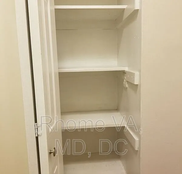 922 24th St NW #509 — Photo 11