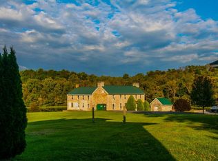 233 Almshouse Rd, Martinsburg, WV 25403