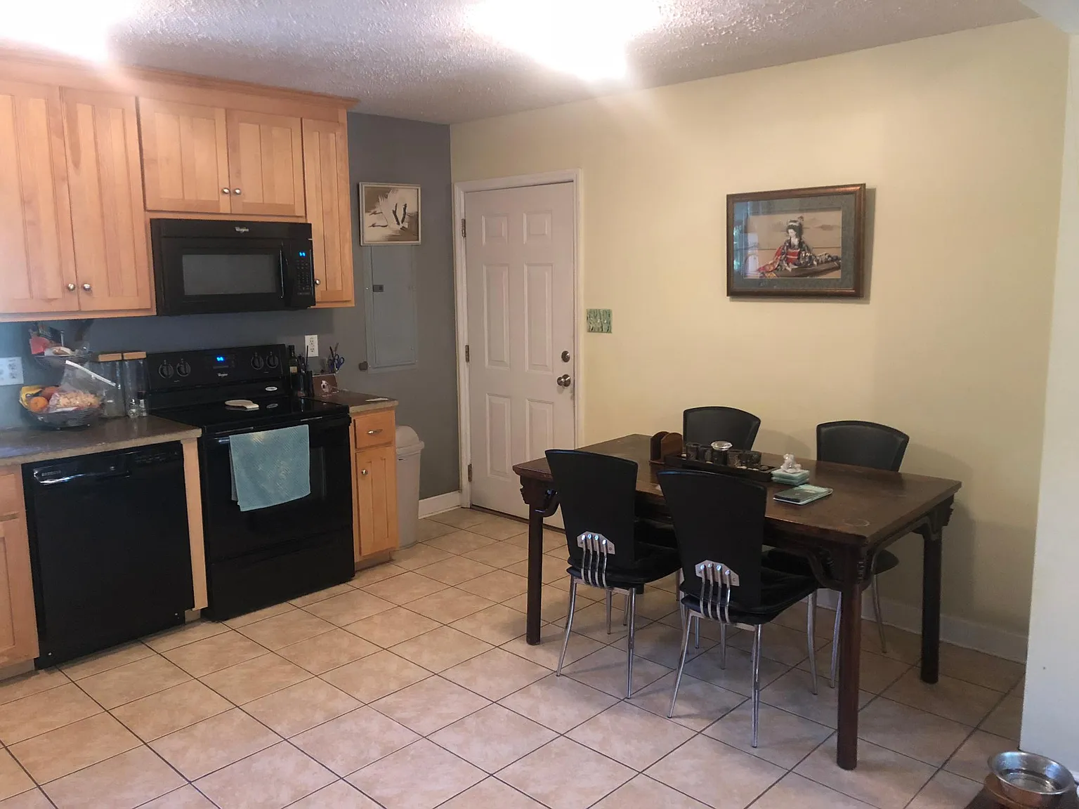 4 bed, 1688 sqft, $2,100 — Photo 3