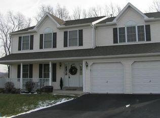 216 Longview Dr, Sinking Spring, PA 19608