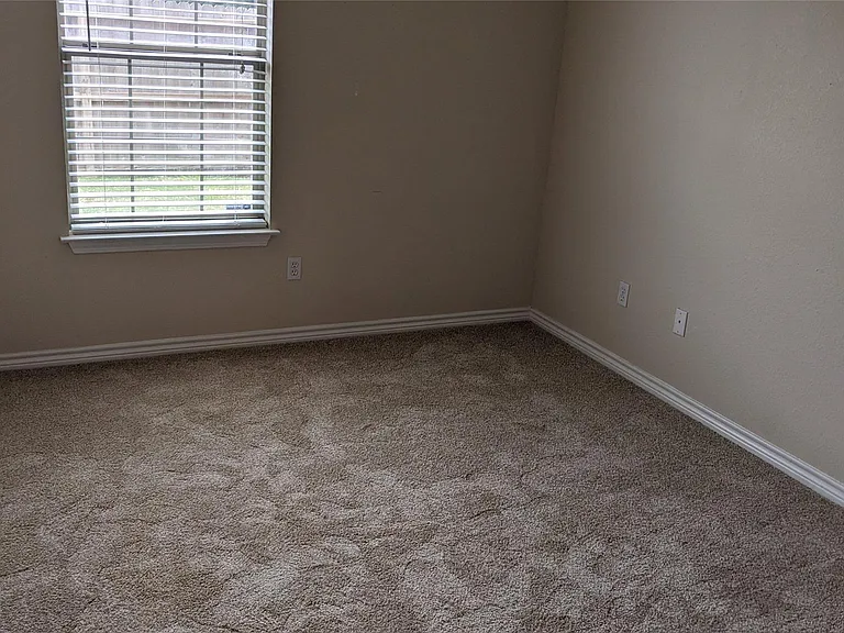 114 Sendero Dr — Photo 9