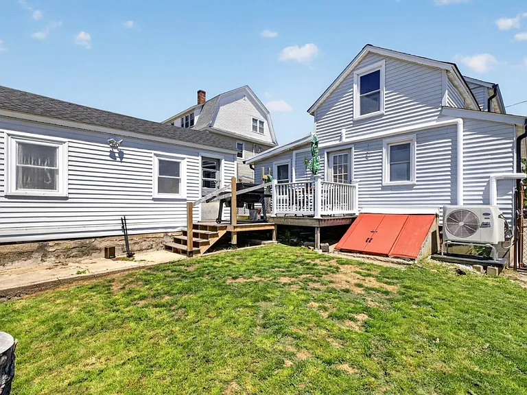 13 Oak St — Photo 10