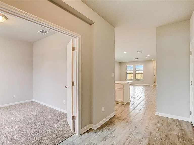108 Peruvian Ln — Photo 3
