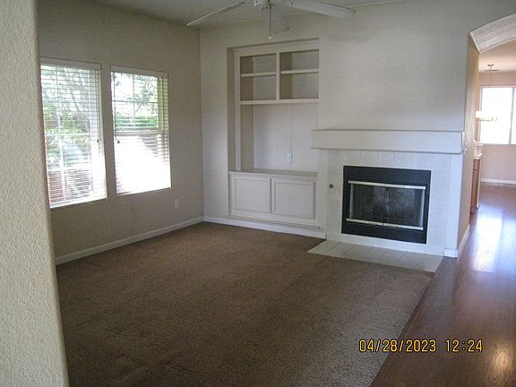 3rd image of 642 Peachcrest Dr