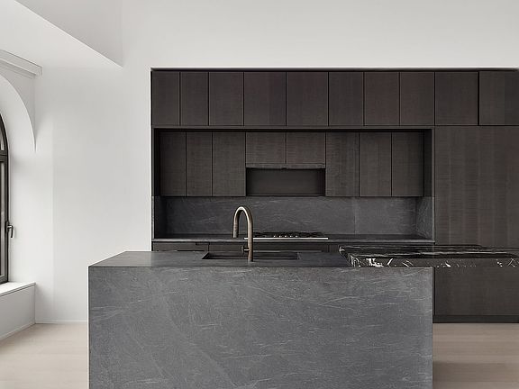 5th image of 130 William St APT 29B