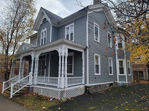 3rd image of 8 Pine St