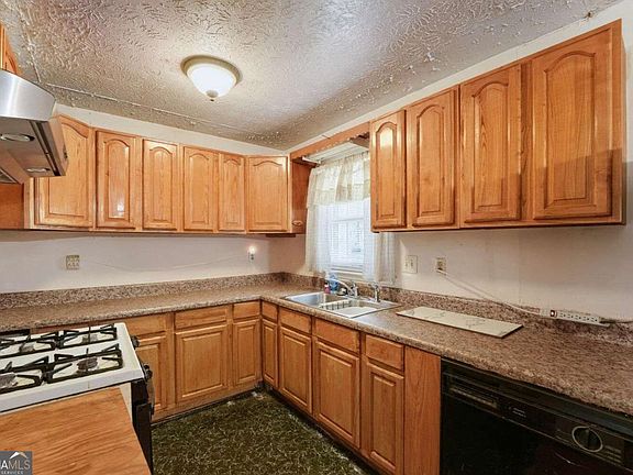4th image of 1781 Woodsloe Dr