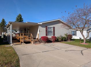 46 Bellwood Dr, Swartz Creek, MI 48473