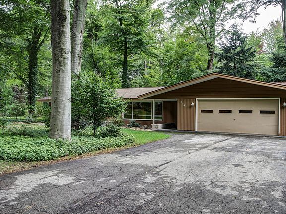 2nd image of 954 N Baywood Dr