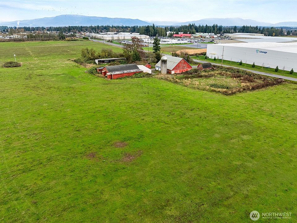2nd image of 2208 Main Street