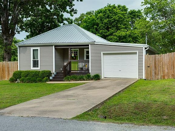 4th image of 1621 S Price Ave