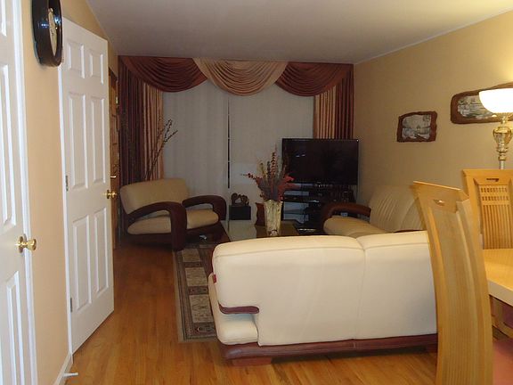 2nd image of 158 Bath Ave