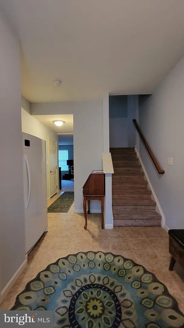 3 bed, 2.5 bath, 1920 sqft, $2,100 — Photo 4