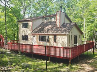 146 Clifton Dr, Bushkill, PA 18324