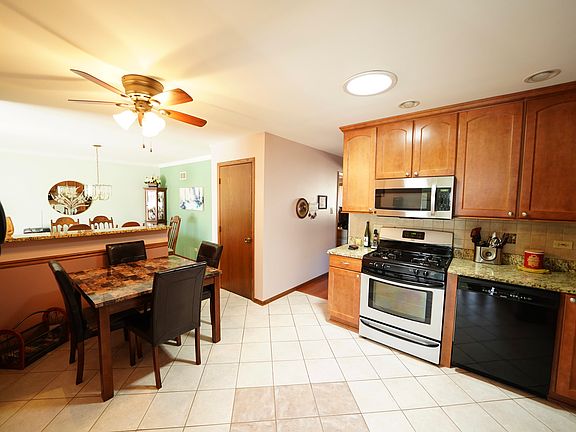 5th image of 7309 Paradise Ln #22