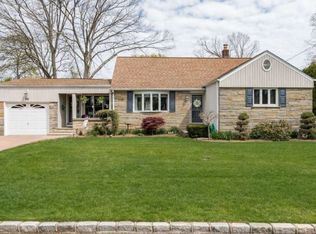 99 Edgewood Rd, West Islip, NY 11795