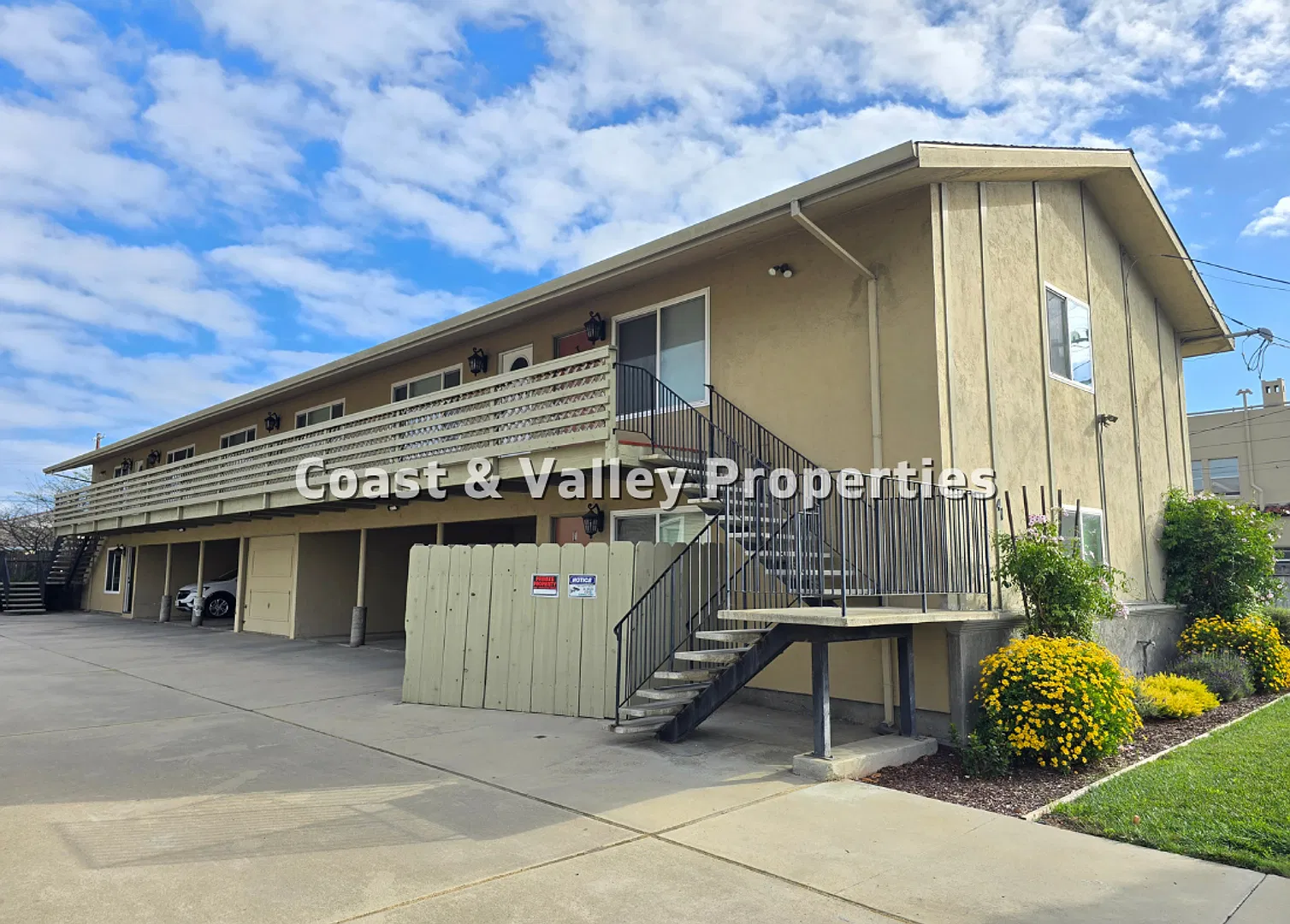 41 Maple Street — Photo 1