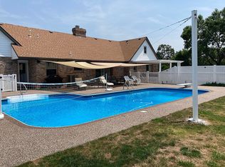 4055 Chinkapin Oak Dr, Smithton, IL 62285