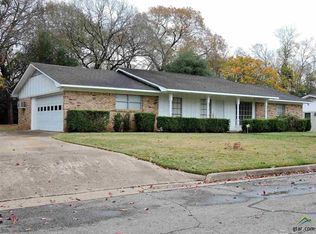 110 Beverly Dr, Palestine, TX 75801