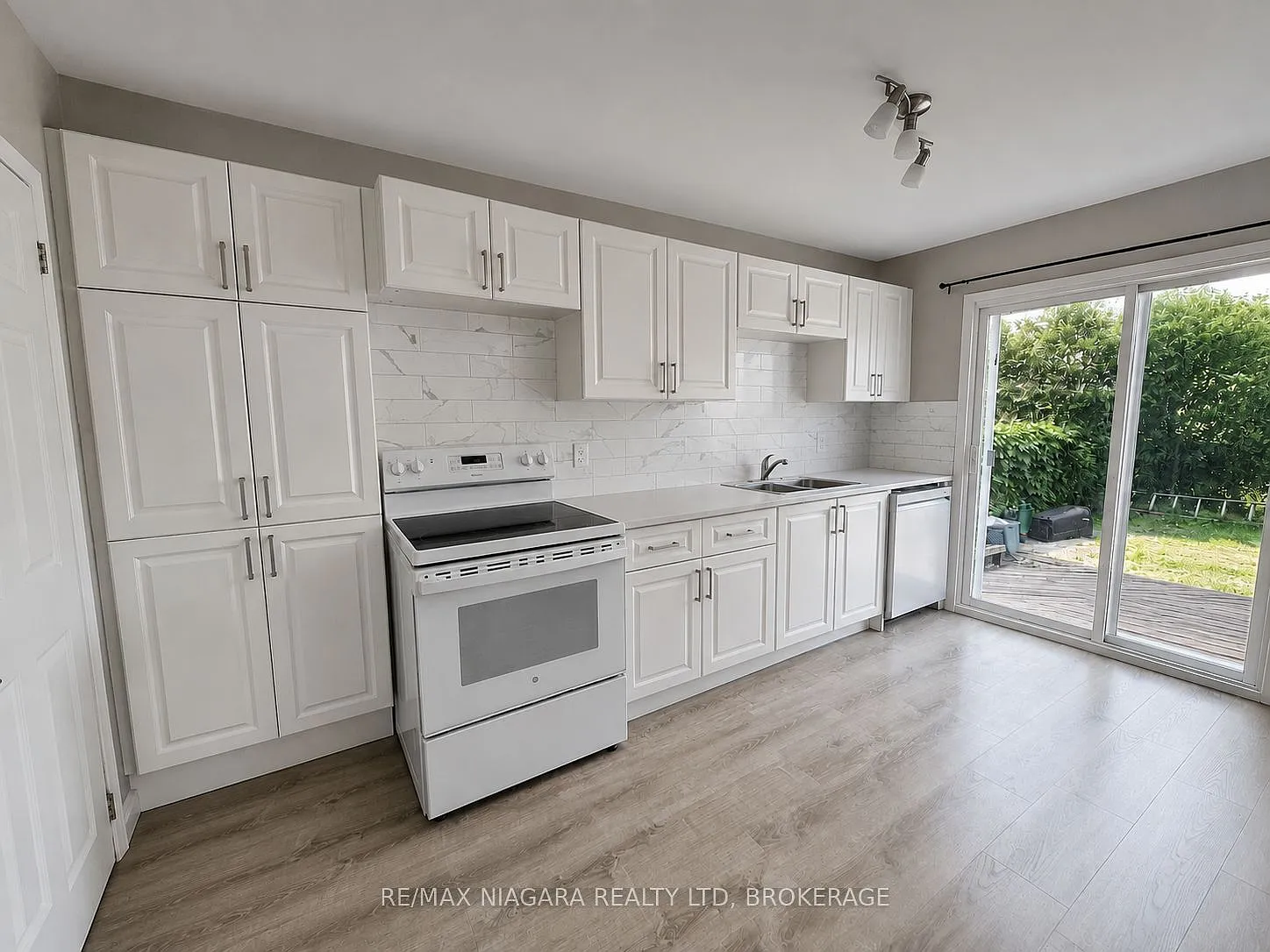 2 bed, $2,000 — Photo 2