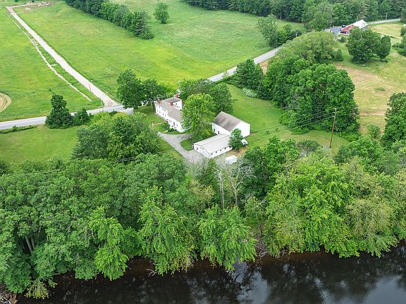 4th image of 237 River Road