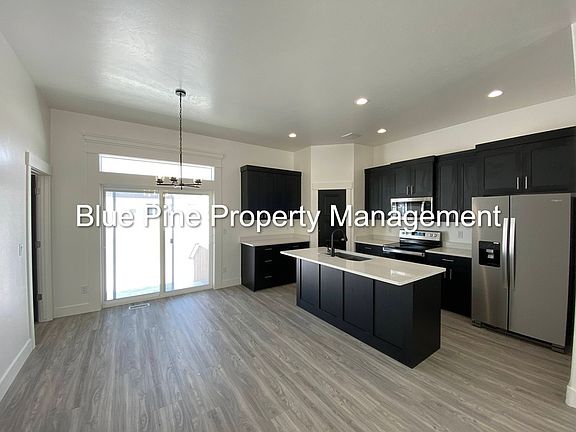 2nd image of 4331 N Catalina Ave