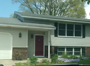 14235 Sunview Dr, Holland, MI 49424