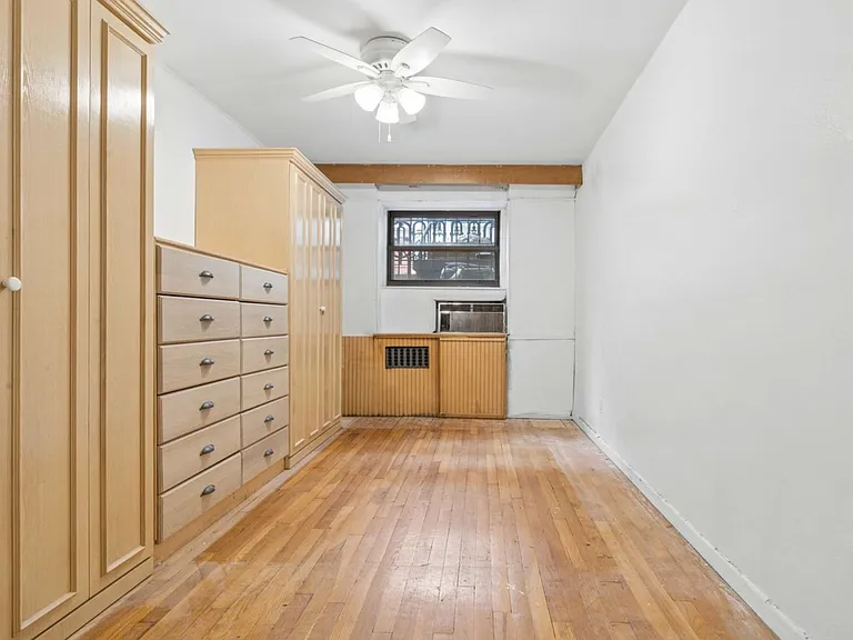 212 E 11th St #GARDEN — Photo 8