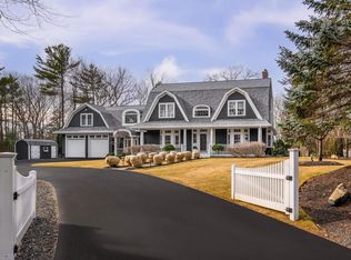 670 Shore Rd, Cape Neddick, ME 03902