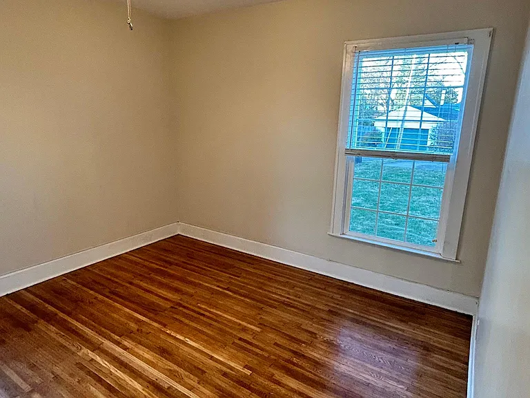 1911 Roanoke Ave #1 — Photo 13