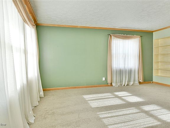5th image of 2260 Parkwood Dr NW