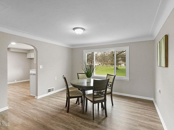 5th image of 1810 Penn Rd