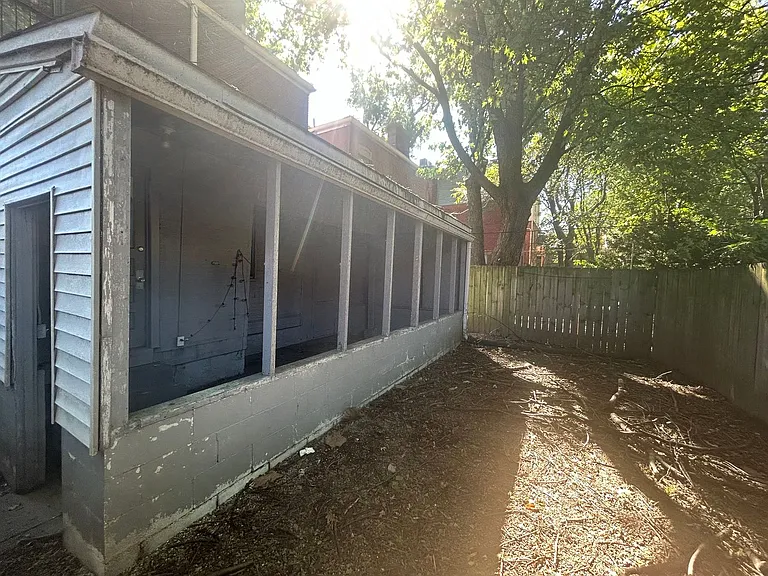 1108 S 1st St — Photo 15