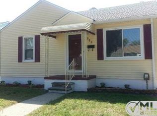 992 E Brickley Ave, Hazel Park, MI