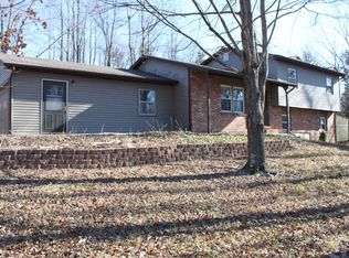 4105 W Snowy Hills Ln, Hartsburg, MO 65039