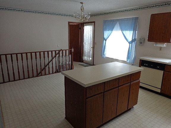 4th image of 11020 Bare Dr